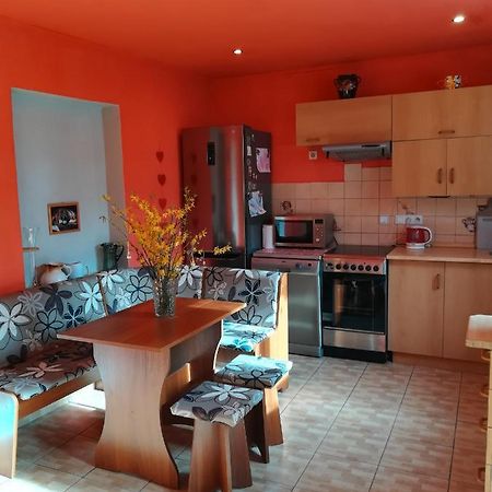 Ferienwohnung Prazdninovy Byt Arin Jáchymov Exterior foto