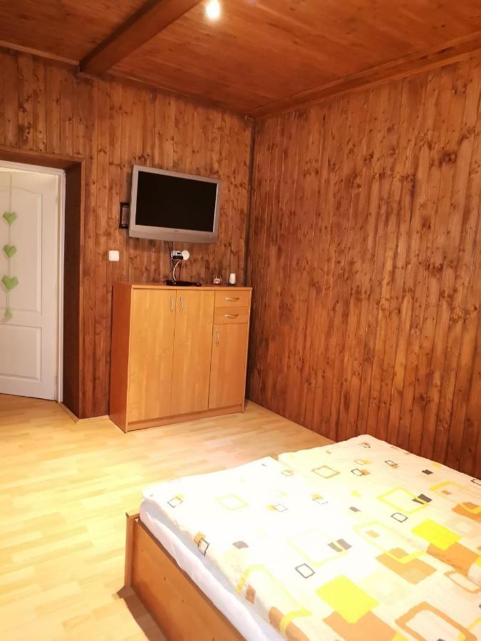 Ferienwohnung Prazdninovy Byt Arin Jáchymov Exterior foto